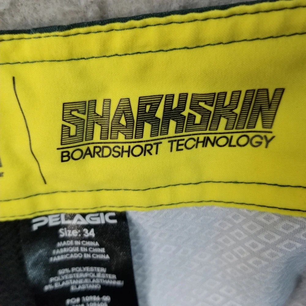 Pelagic Board Shorts Mens 34 Green Sharkskin Fishing Swim Trunks Fish Print